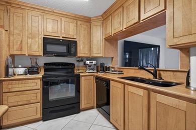 MOVE IN READY Townhouse in gated community. 2 PRIMARY SUITES - photo 3