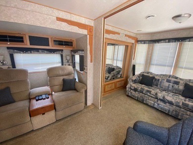Large Park Trailer with two bedrooms. One and one half bathrooms - photo 3