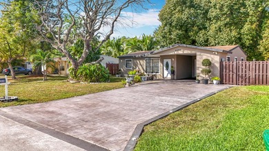 Amazing Opportunity! Updated 3 bedroom 2 bathroom single family - photo 2