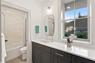 The Woodland Oak is a beautiful 3 story retreat tucked away in