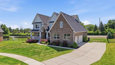 STUNNING NEW CONSTRUCTION blends luxury, sophistication, and - photo 2