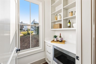 The Woodland Oak is a beautiful 3 story retreat tucked away in