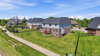 STUNNING NEW CONSTRUCTION blends luxury, sophistication, and - photo 4