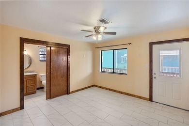 Welcome to your Rockport retreat. This stunning four bedroom - photo 14