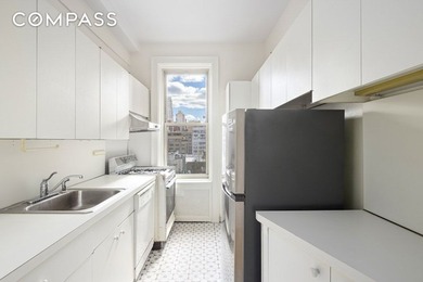 New Price! Back on the market. 9C is a spacious 2 bedroom, 2 - photo 6