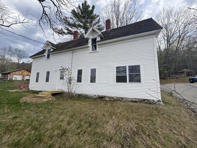 Welcome to your dream home in the heart of a quintessential New - photo 2