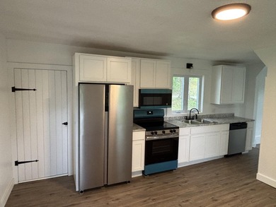 Welcome to your dream home in the heart of a quintessential New - photo 3