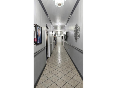 Great building that can be used as a church, offices, gym, event