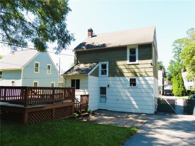 Charming three-bedroom Colonial filled with timeless character - photo 18