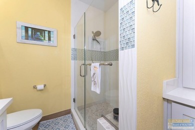 Experience the feeling of coming home to comfort, style & - photo 31