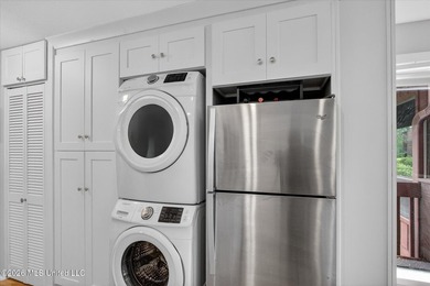 Tucked away in Lakeside Villa Condominiums, this charming - photo 16