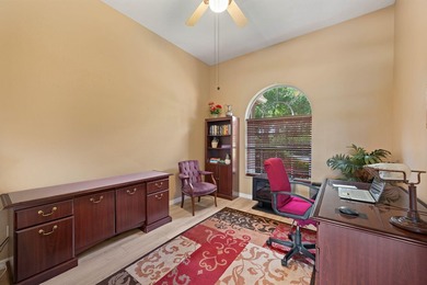 Welcome to this waterfront single-story residence in Country - photo 18