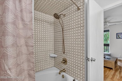 Tucked away in Lakeside Villa Condominiums, this charming - photo 25