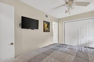 Tucked away in Lakeside Villa Condominiums, this charming - photo 29