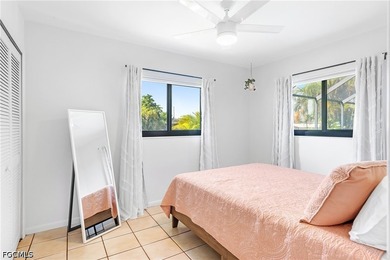 Welcome home to 216 SE 30th Terrace, where refined comfort meets - photo 31