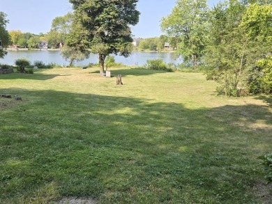 Lake Lot Sale Pending in South Elgin, Illinois