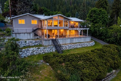 Nestled in the scenic hills of Hope, Idaho, this beautifully - photo 3