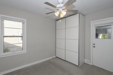 Move right into this well-maintained 2-bedroom, 1-bath Milwaukee - photo 8