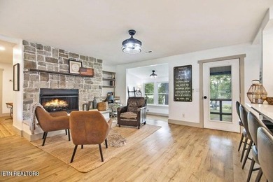 Come fall in love with the Scenic Lake Front Home on Watts Bar - photo 12