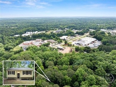 Nestled on a quiet, tree-lined street surrounded by mature trees - photo 23