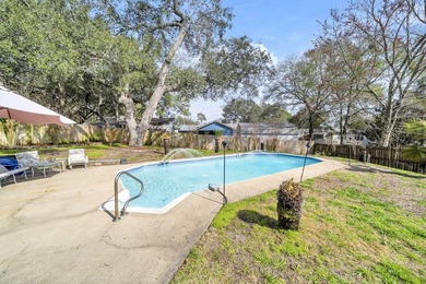 POOL HOME IN THE HEART OF NICEVILLE - ask about SELLER credit - photo 27