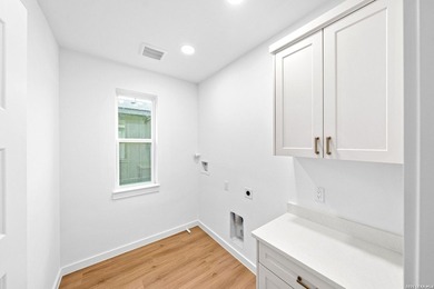 **OPEN HOUSE 7/19 11AM-1PM**Experience elevated living in this - photo 39