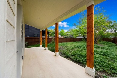 **OPEN HOUSE 7/19 11AM-1PM**Experience elevated living in this - photo 40
