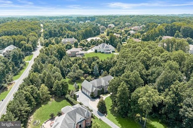 Welcome to this exceptional all-brick estate, gracefully sited - photo 2