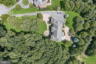 Welcome to this exceptional all-brick estate, gracefully sited - photo 8