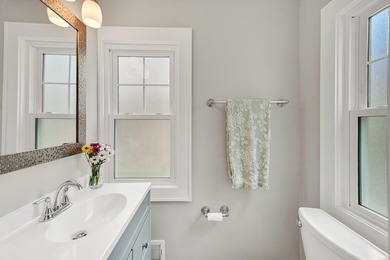 Welcome to 912 E Meadow! This timeless colonial is filled with - photo 12