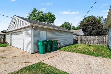 Move right in to this charming ranch style home just across from - photo 15