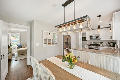 Welcome to 912 E Meadow! This timeless colonial is filled with - photo 15