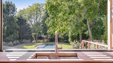 Enchanting Modern Beach House This enchanting 1930s cottage has - photo 15