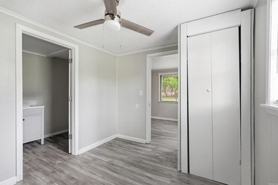 This move in ready home offers 3 bedrooms, 1 1/2 baths with - photo 20