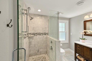 Welcome to 912 E Meadow! This timeless colonial is filled with - photo 20
