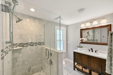 Welcome to 912 E Meadow! This timeless colonial is filled with - photo 21