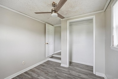 This move in ready home offers 3 bedrooms, 1 1/2 baths with - photo 24