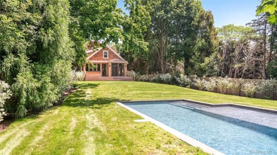 Enchanting Modern Beach House This enchanting 1930s cottage has - photo 29
