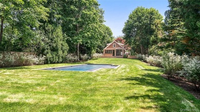 Enchanting Modern Beach House This enchanting 1930s cottage has - photo 30