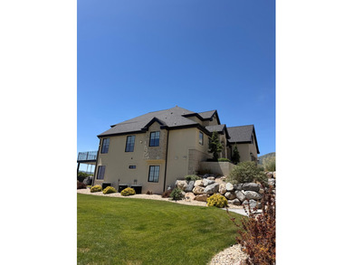 This beautiful home is in one of the most exclusive - photo 4