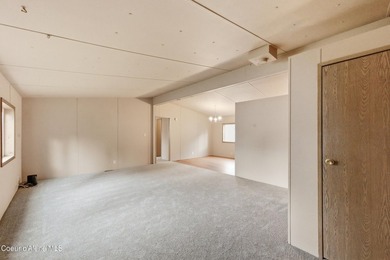 Rare opportunity to own a large 4-bedroom, 2-bath mobile home in - photo 4