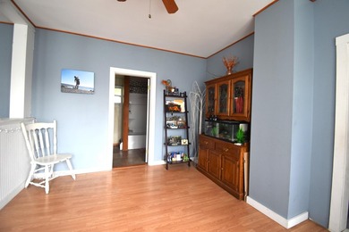 You'll find more house than you expect from the street with this - photo 7