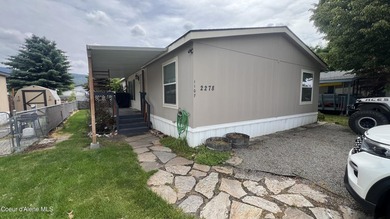 Exceptional opportunity to own this well-maintained 3-bedroom - photo 2