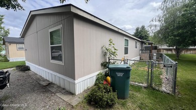 Exceptional opportunity to own this well-maintained 3-bedroom - photo 3