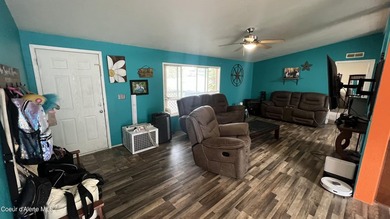 Exceptional opportunity to own this well-maintained 3-bedroom - photo 8
