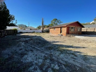 Great location off 30-A in the Brickyard. 3 BR and one and one - photo 3