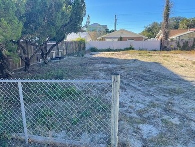 Great location off 30-A in the Brickyard. 3 BR and one and one - photo 4