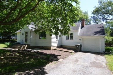 ** NEW PRICE NOW REDUCED** Great home for the outdoor water - photo 1