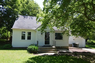 ** NEW PRICE NOW REDUCED** Great home for the outdoor water - photo 2