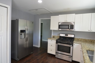 ** NEW PRICE NOW REDUCED** Great home for the outdoor water - photo 4